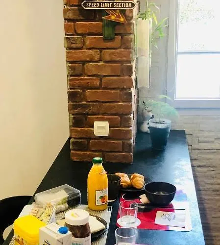 Bed & Breakfast D'hotes A Themes A 2,4km Du Parc